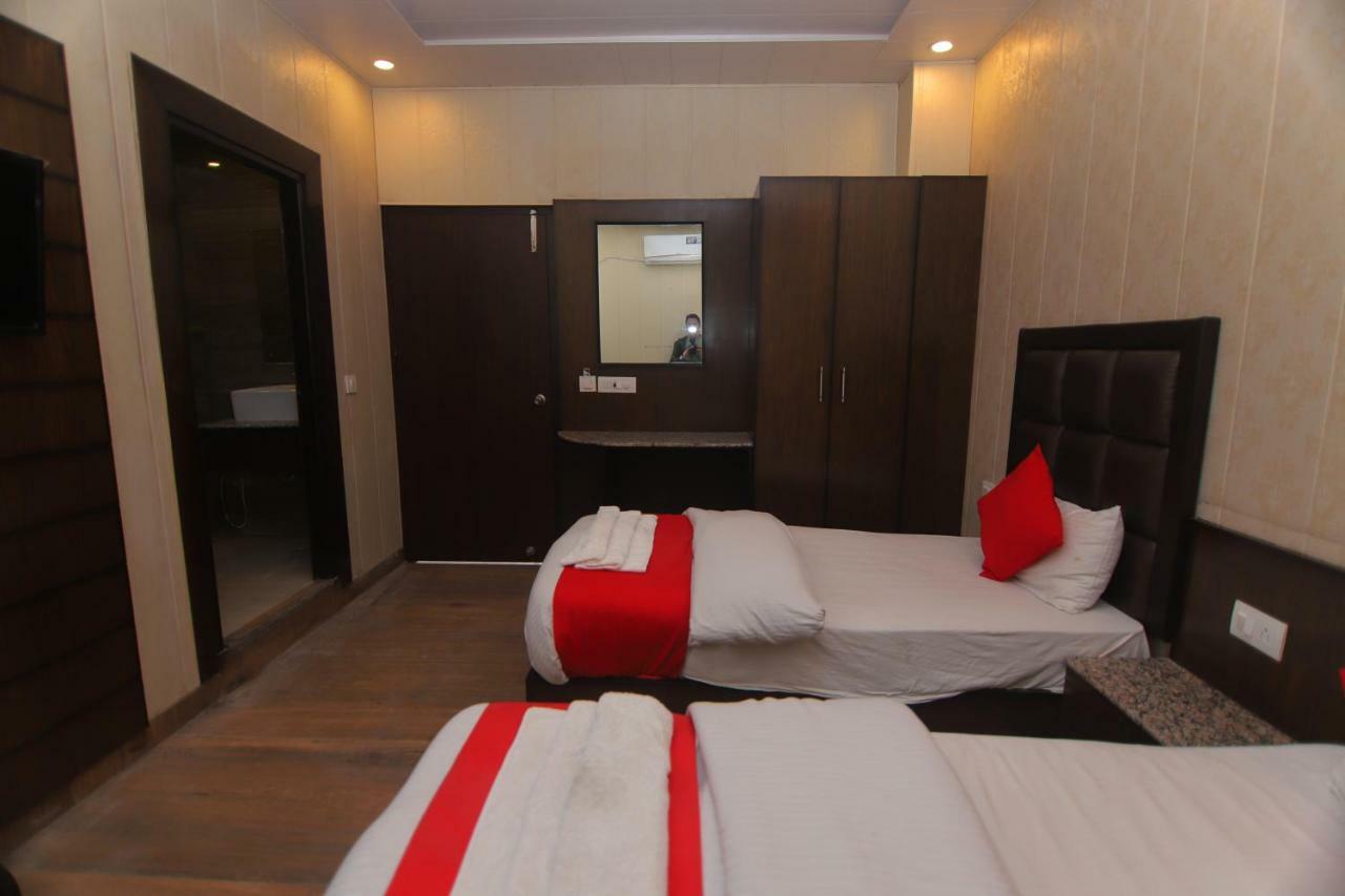 Hotel Sk International Rišikéš Exteriér fotografie